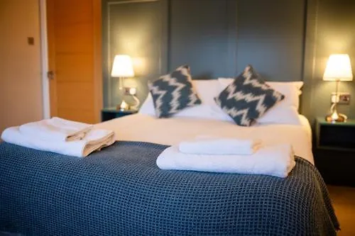 Summerfield Oda ve Kahvaltı 4*