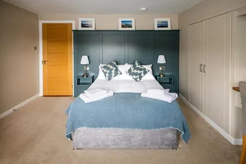 Summerfield Nocleg ze śniadaniem 4*